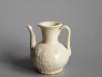 宋代白釉压花瓜棱小执壶