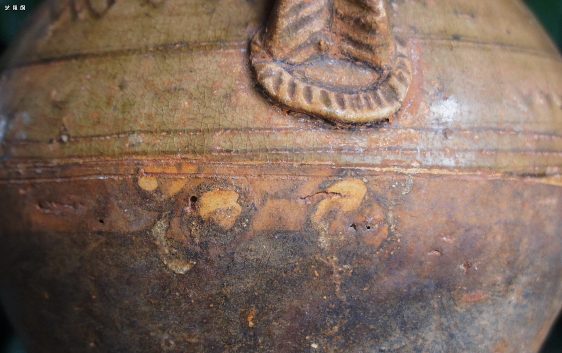汉代青瓷微距照片 显微照片 高清图片 古陶瓷鉴定 古陶瓷收藏 俨唐古瓷馆 古陶瓷博物馆 四川博物馆 成都博物 ...