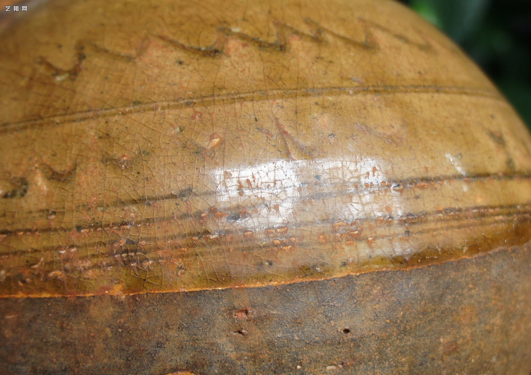 汉代青瓷微距照片 显微照片 高清图片 古陶瓷鉴定 古陶瓷收藏 俨唐古瓷馆 古陶瓷博物馆 四川博物馆 成都博物 ...