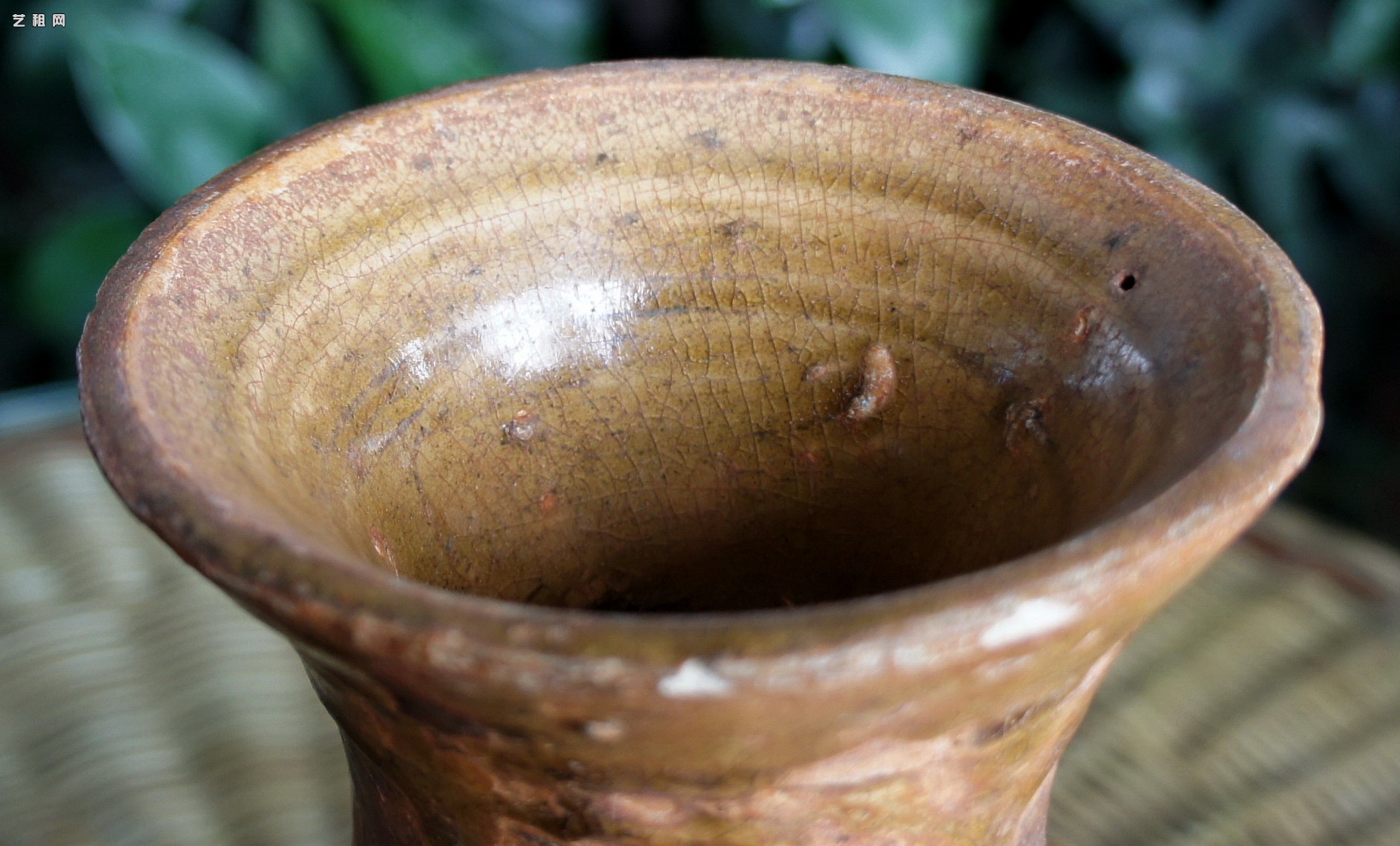 汉代青瓷微距照片 显微照片 高清图片 古陶瓷鉴定 古陶瓷收藏 俨唐古瓷馆 古陶瓷博物馆 四川博物馆 成都博物 ...