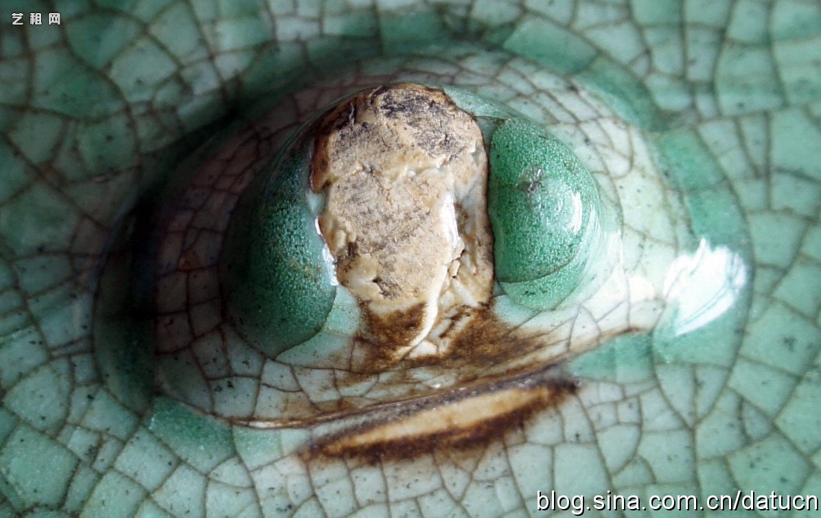 一眼看 古瓷器 牙黄- 古瓷馆藏 明代龙泉窑 三足炉 古陶瓷鉴定 古陶瓷收藏 俨唐古瓷馆 古陶瓷博物馆 四川博  ...