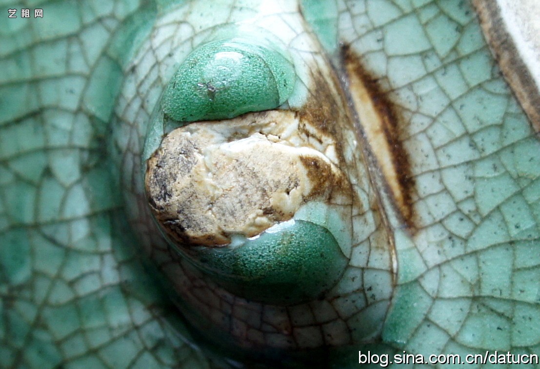 一眼看 古瓷器 牙黄- 古瓷馆藏 明代龙泉窑 三足炉 古陶瓷鉴定 古陶瓷收藏 俨唐古瓷馆 古陶瓷博物馆 四川博  ...