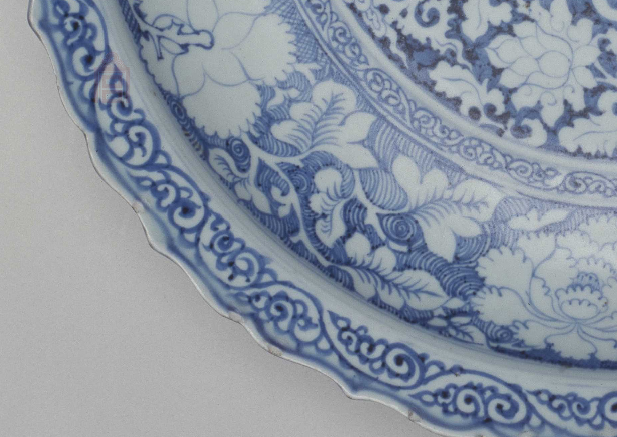 景德镇窑青花飞凤麒麟纹盘6.jpg