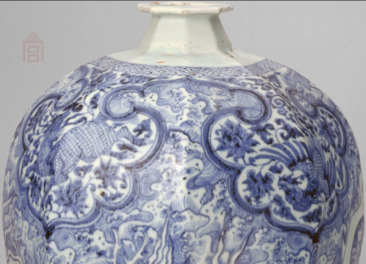景德镇窑青花海水白龙纹八方梅瓶2.jpg