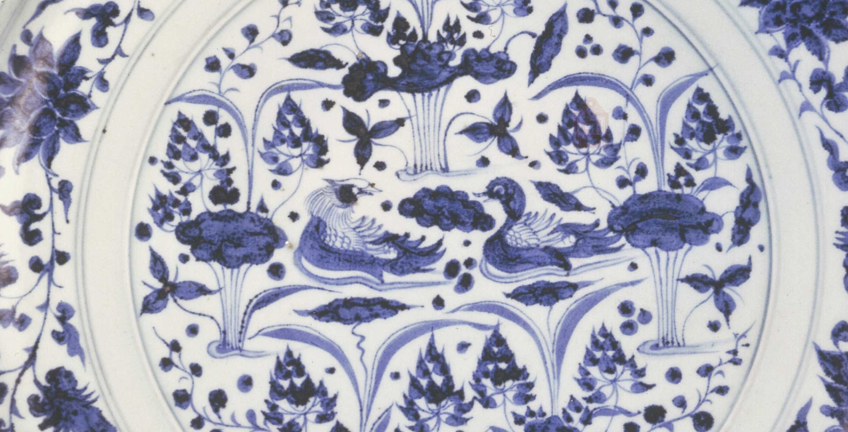 景德镇窑青花鸳鸯荷花（“满池娇”）纹花口盘5.jpg
