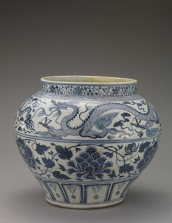 青花缠枝牡丹云龙纹罐1.jpg