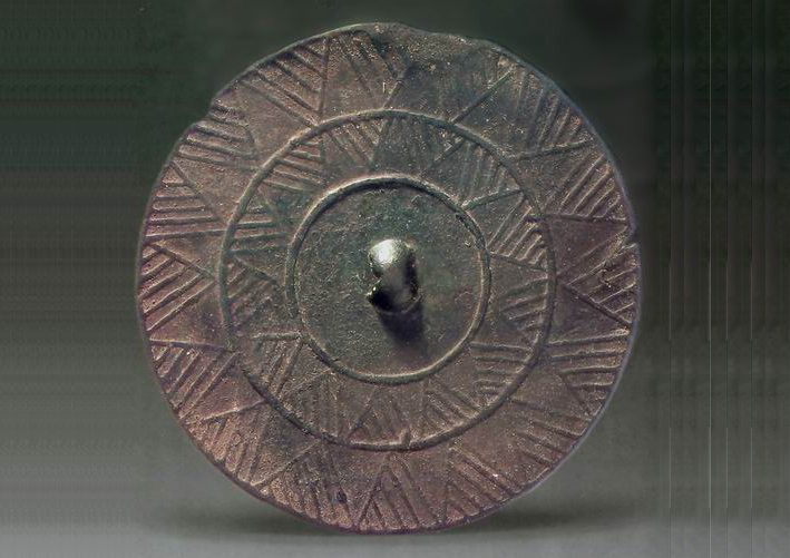 距今5000年 最早的 青铜刀  青铜镜 马家窑文化 ，早期齐家文化