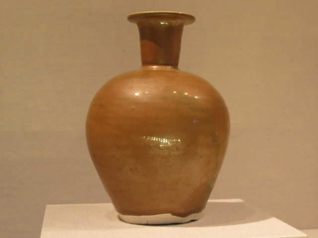 美国大都会博物馆紫定梅瓶