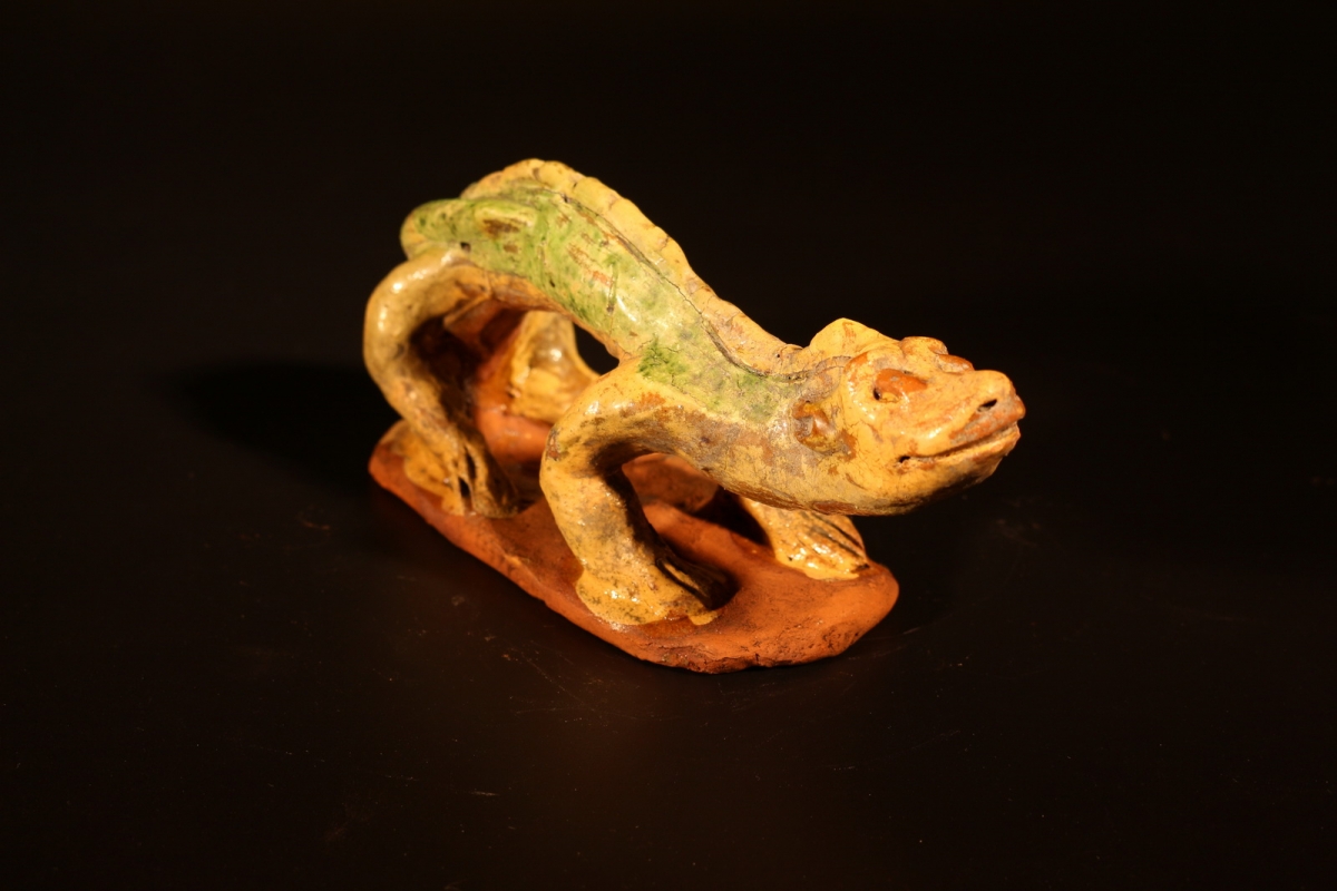 宋代 邛窑 三彩 黄底绿釉  雕塑瓷 对龙