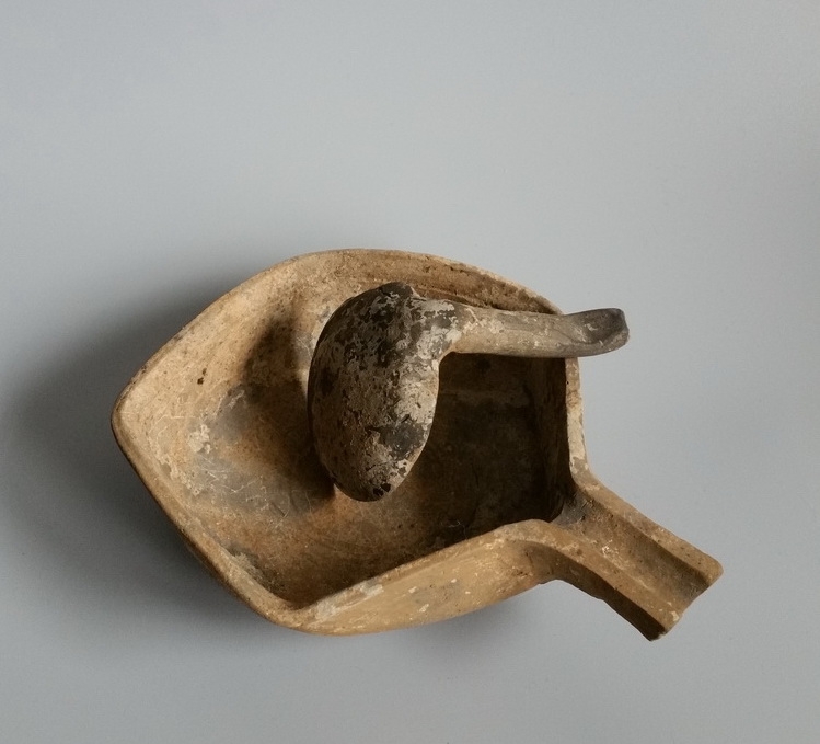 汉代 陶匜 陶勺 陶瓢 四川成都 文物鉴定 古陶瓷鉴定 古陶瓷收藏 文物收藏