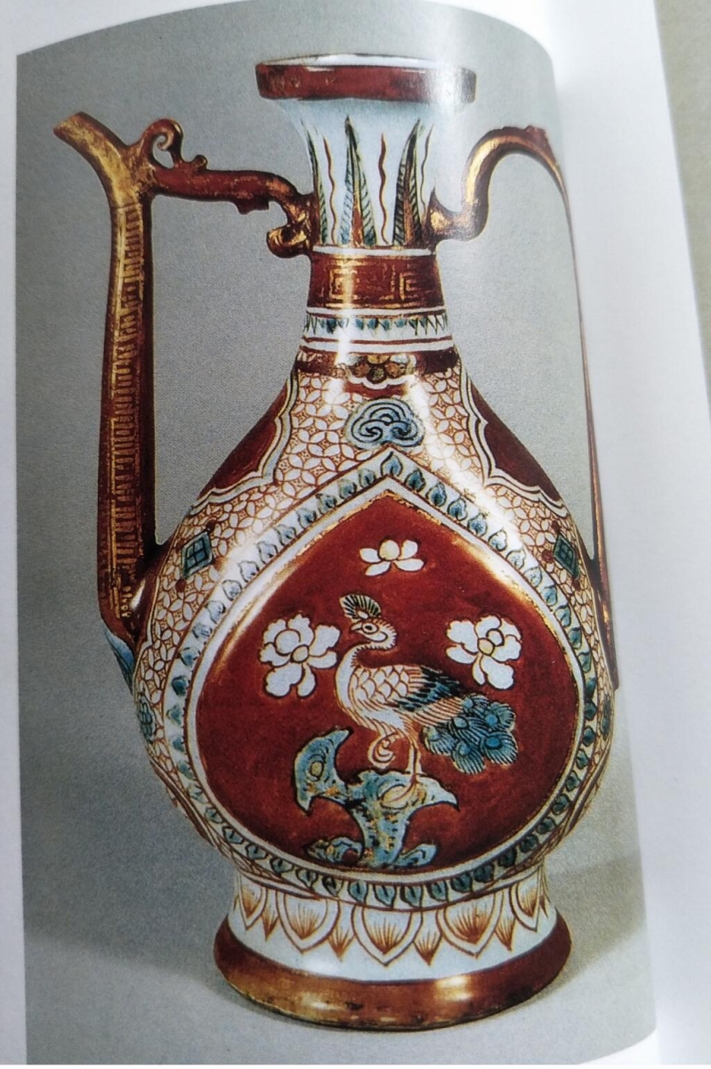 美哉陶瓷-五彩名瓷-P24 明嘉靖描金开光孔雀执壶 日本石川县立美术馆藏
