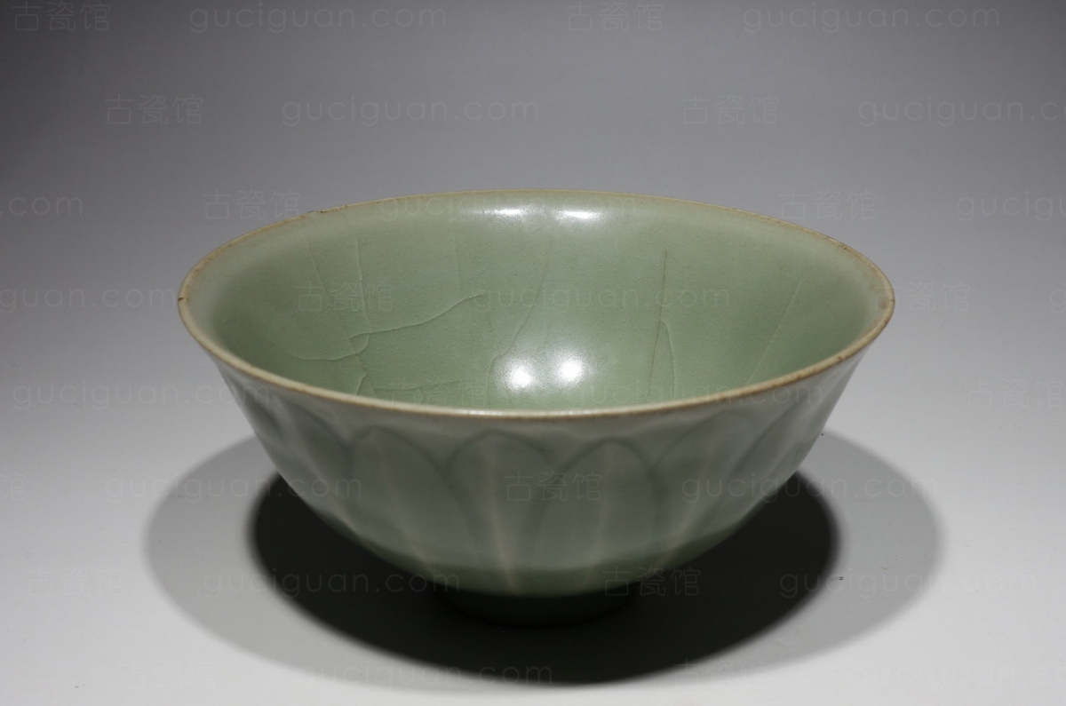 宋元 龙泉窑 大型 大件 大盘  古陶瓷标本 古瓷片 古陶瓷收藏 古陶瓷鉴定 俨唐古瓷馆 四川文物鉴定 成都文物 ...