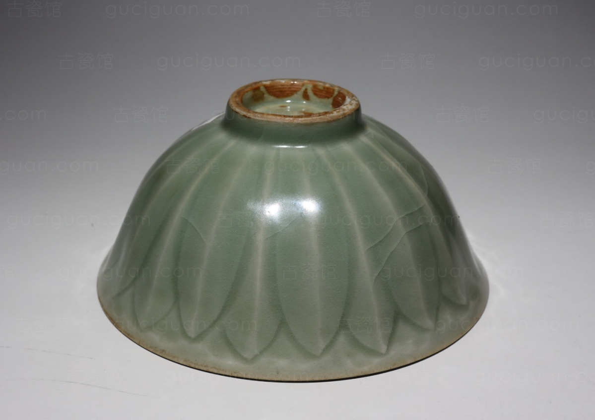 宋元 龙泉窑 大型 大件 大盘  古陶瓷标本 古瓷片 古陶瓷收藏 古陶瓷鉴定 俨唐古瓷馆 四川文物鉴定 成都文物 ...