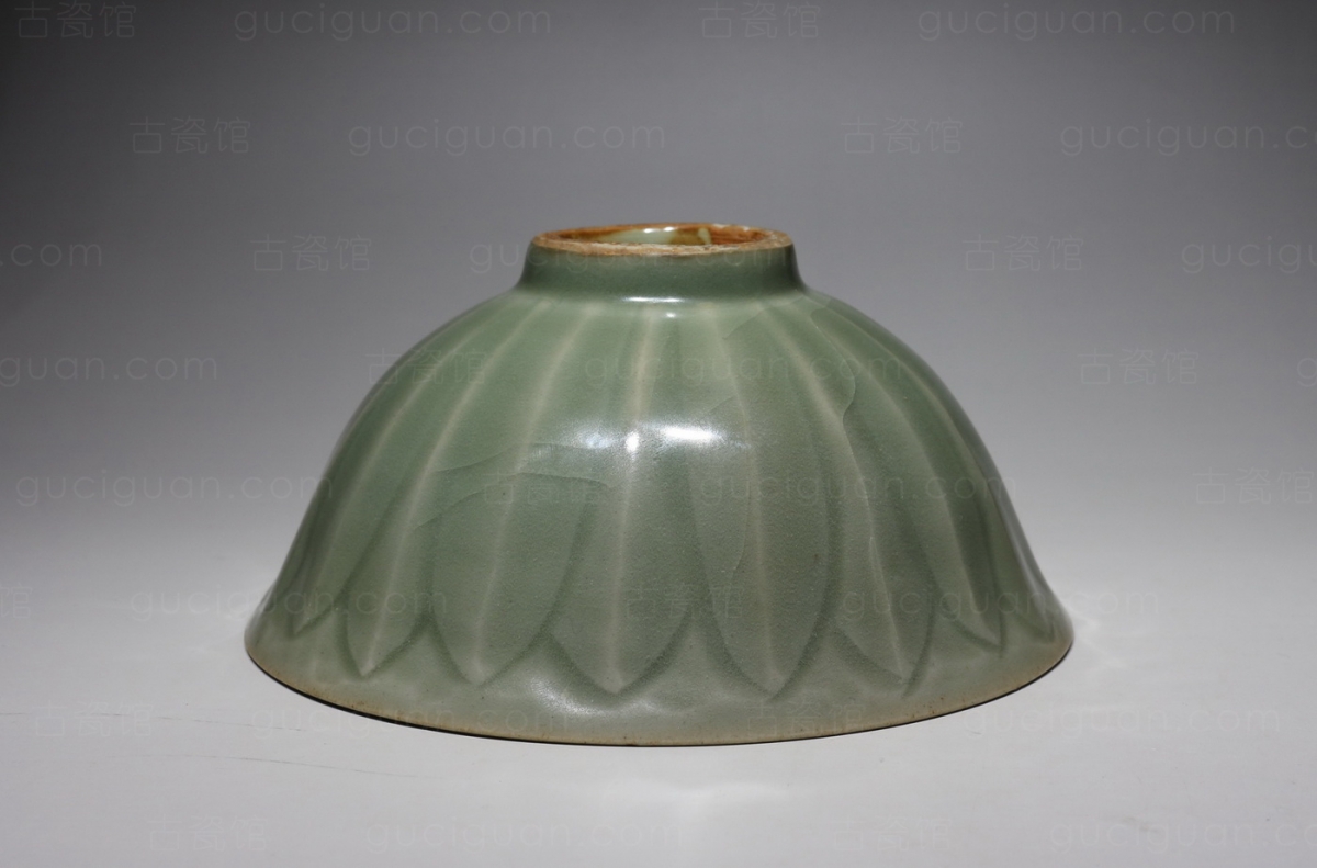 宋元 龙泉窑 大型 大件 大盘  古陶瓷标本 古瓷片 古陶瓷收藏 古陶瓷鉴定 俨唐古瓷馆 四川文物鉴定 成都文物 ...