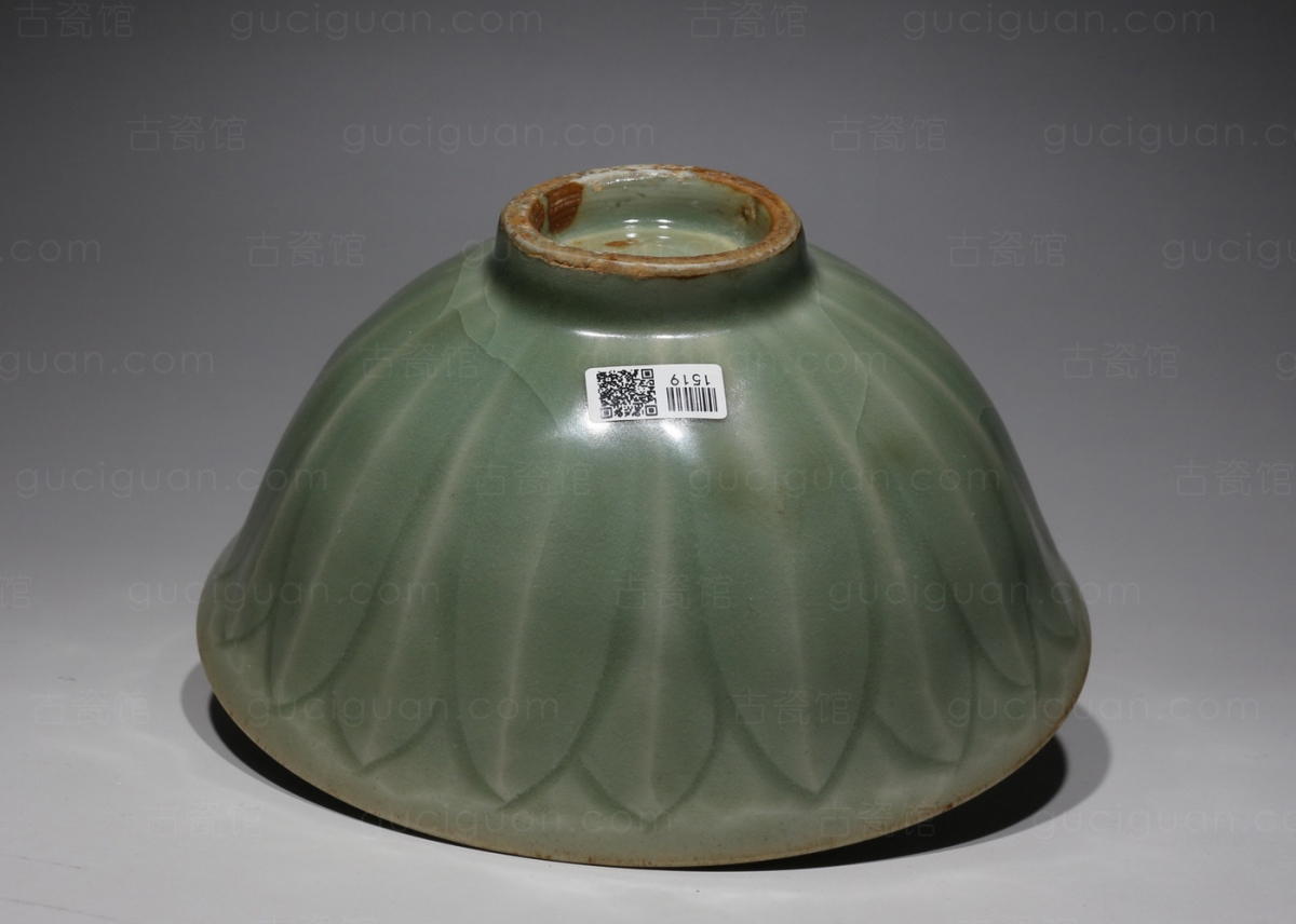 宋元 龙泉窑 大型 大件 大盘  古陶瓷标本 古瓷片 古陶瓷收藏 古陶瓷鉴定 俨唐古瓷馆 四川文物鉴定 成都文物 ...