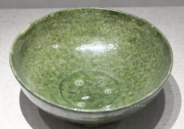 邛窑绿釉多曲长瓷杯 绿釉瓷碗 绿釉小瓷杯 -成都博物馆藏