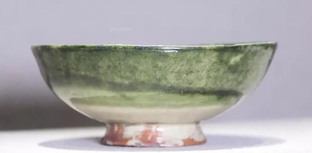 邛窑绿釉多曲长瓷杯 绿釉瓷碗 绿釉小瓷杯 -成都博物馆藏