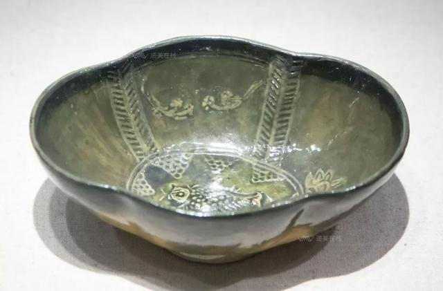 邛窑绿釉多曲长瓷杯 绿釉瓷碗 绿釉小瓷杯 -成都博物馆藏