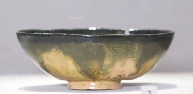 邛窑绿釉多曲长瓷杯 绿釉瓷碗 绿釉小瓷杯 -成都博物馆藏