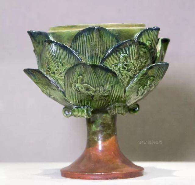 黄绿釉高足瓷炉  晚唐-五代  成都金河路遗址出土