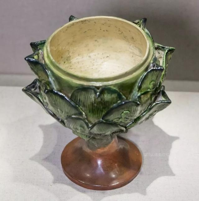 黄绿釉高足瓷炉  晚唐-五代  成都金河路遗址出土