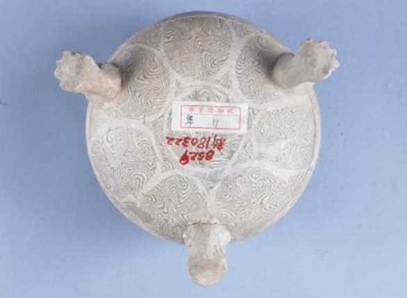 巩义窑 绞胎 三足炉 故宫博物院藏