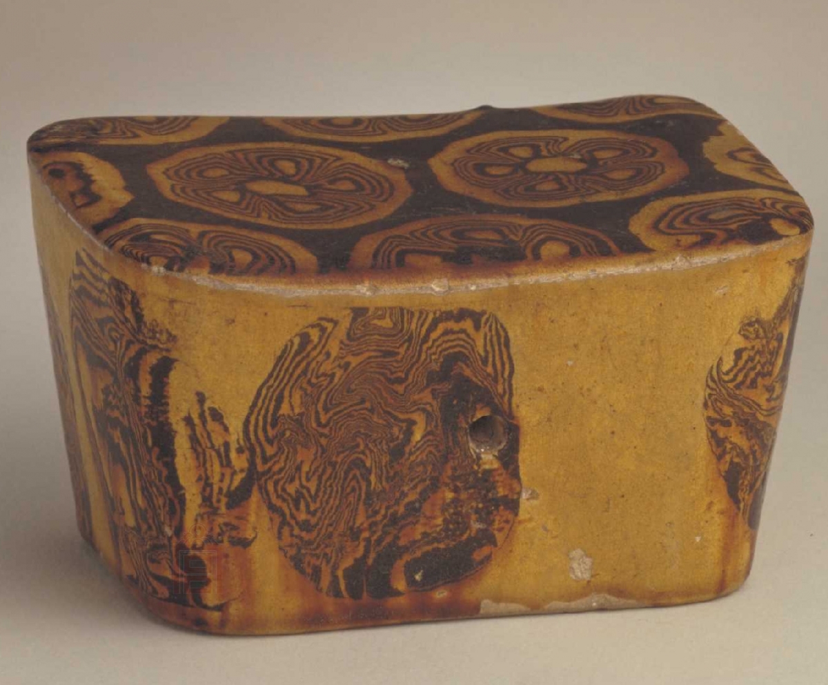 巩义窑 绞胎 枕 故宫博物院藏