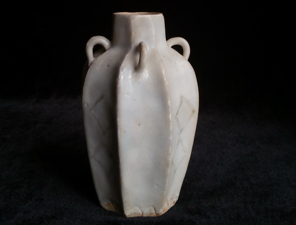 宋代 定窑系 白釉 画花 出棱瓶 瓜棱瓶 艺租网 俨唐古瓷馆 四川古陶瓷博物馆 四川博物馆 四川古陶瓷鉴定 四  ...