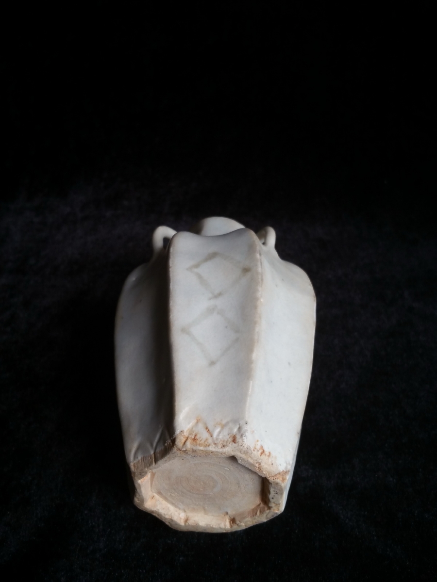 宋代 定窑系 白釉 画花 出棱瓶 瓜棱瓶 艺租网 俨唐古瓷馆 四川古陶瓷博物馆 四川博物馆 四川古陶瓷鉴定 四  ...