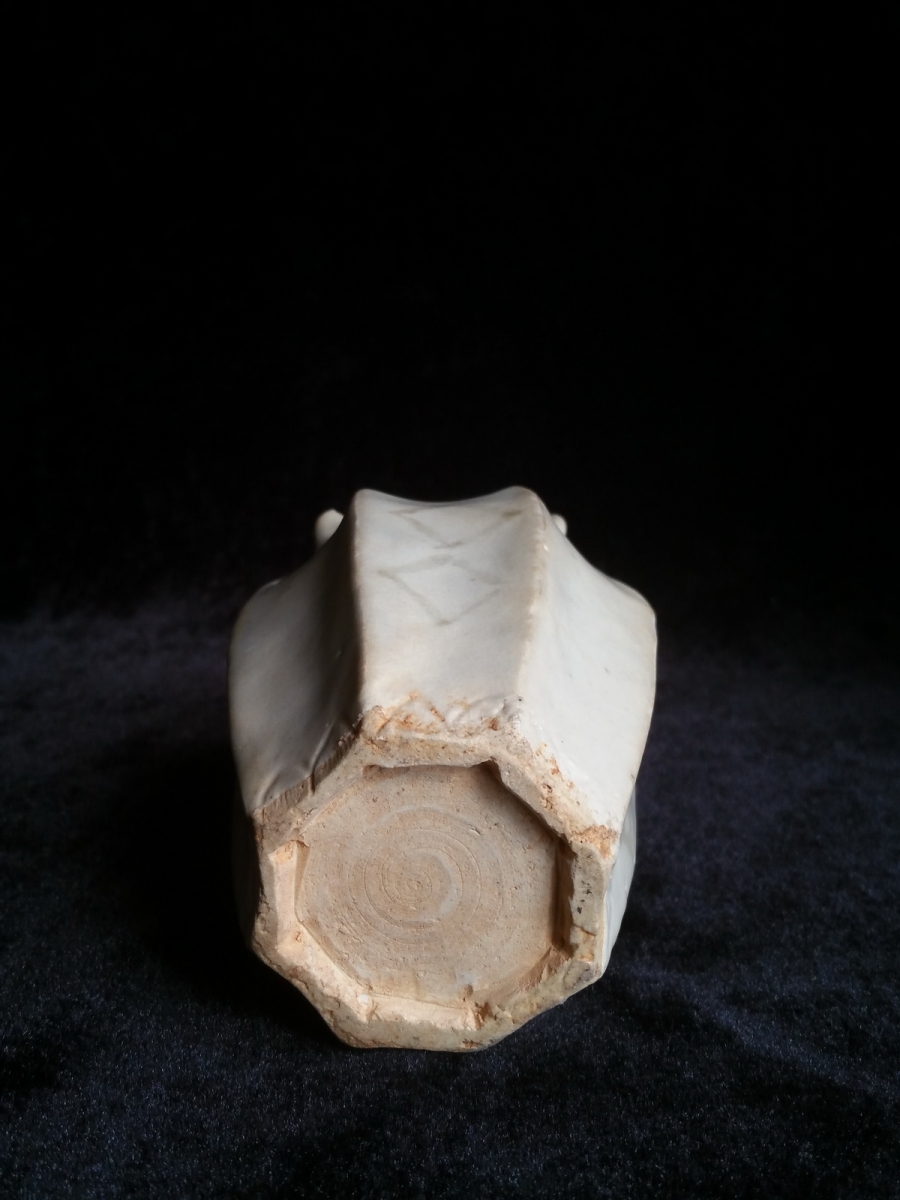 宋代 定窑系 白釉 画花 出棱瓶 瓜棱瓶 艺租网 俨唐古瓷馆 四川古陶瓷博物馆 四川博物馆 四川古陶瓷鉴定 四  ...