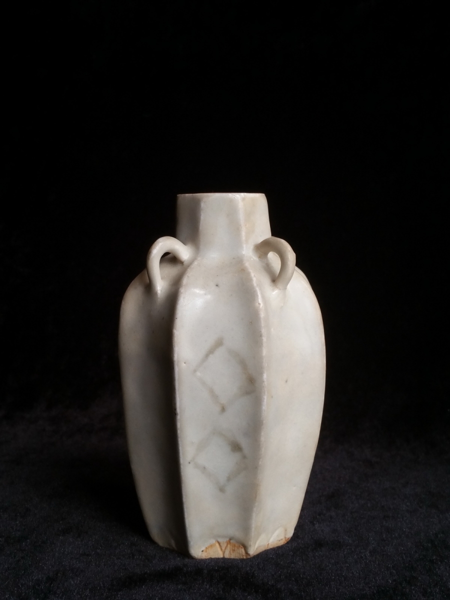 宋代 定窑系 白釉 画花 出棱瓶 瓜棱瓶 艺租网 俨唐古瓷馆 四川古陶瓷博物馆 四川博物馆 四川古陶瓷鉴定 四  ...