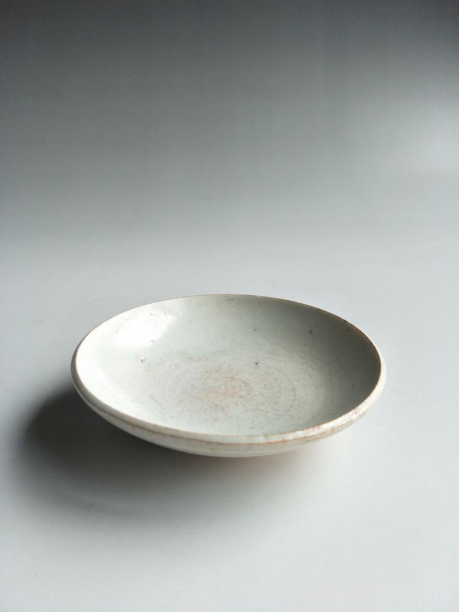 元代 卵白釉 盘  艺租网 俨唐古瓷馆 四川古陶瓷博物馆 四川博物馆 四川古陶瓷鉴定 四川古陶瓷收藏 四川文物 ...