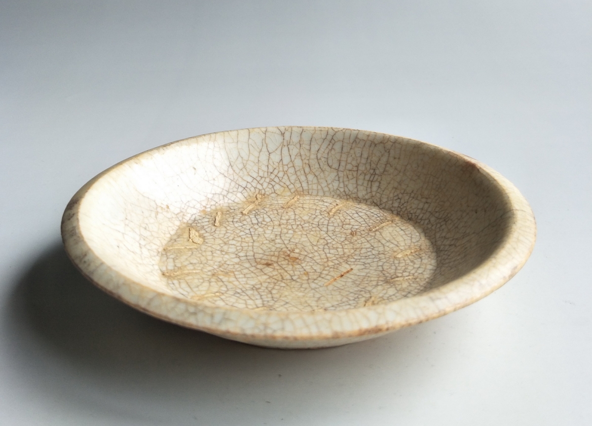 唐代 五代 越窑 葵口盘 艺租网 俨唐古瓷馆 四川古陶瓷博物馆 四川博物馆 四川古陶瓷鉴定 四川古陶瓷收藏 四 ...