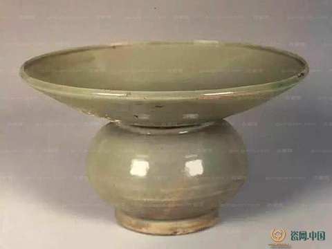 吕氏家族墓出土的北宋耀州窑青瓷刻花渣斗