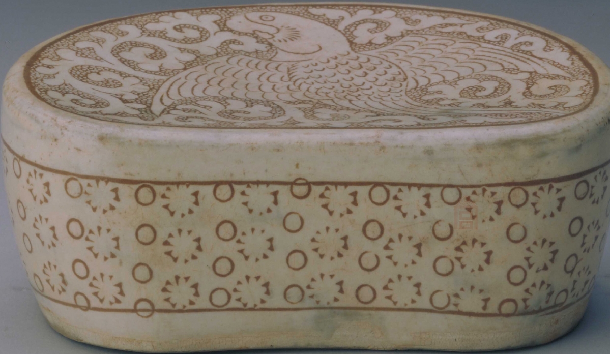 唐代 密县窑珍珠地鹦鹉纹枕 故宫博物院藏  俨唐古瓷馆 古陶瓷标本馆 古陶瓷博物馆 四川博物馆 成都博物馆  ...