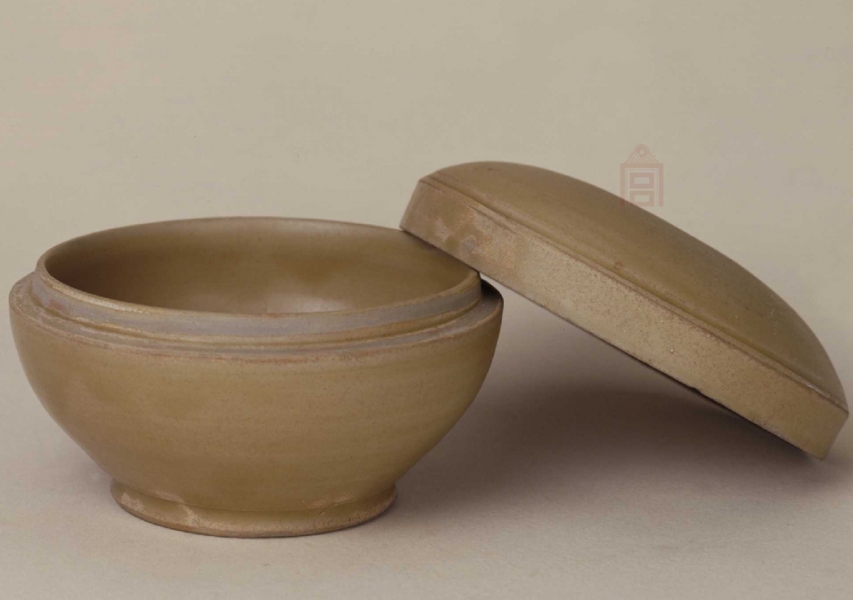 唐代 越窑青釉刻莲花纹盒 故宫 博物院藏  俨唐古瓷馆 古陶瓷标本馆 古陶瓷博物馆 四川博物馆 成都博物馆 四 ...