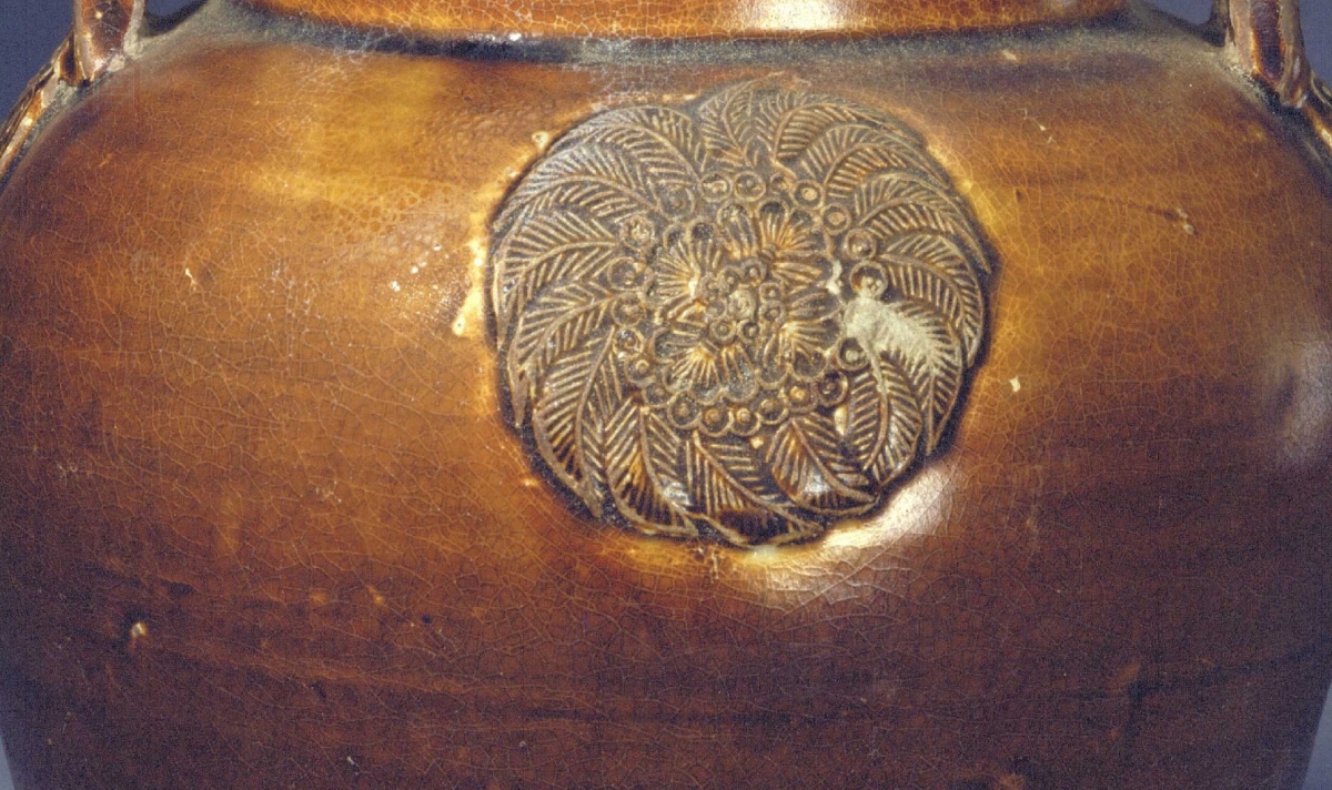 唐代 长沙窑褐釉模印贴花双耳罐 故宫 博物院藏  俨唐古瓷馆 古陶瓷标本馆 古陶瓷博物馆 四川博物馆 成都博 ...