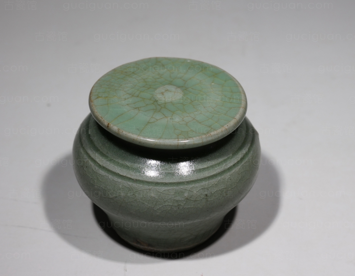 明代 龙泉窑 小 盖罐  古陶瓷鉴定 古陶瓷收藏 俨唐古瓷馆 古陶瓷博物馆 四川博物馆 成都博物馆 四川文物鉴 ...