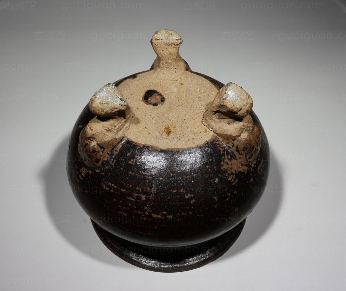 宋代 酱釉 辅首 三足炉 古陶瓷鉴定 古陶瓷收藏 俨唐古瓷馆 古陶瓷博物馆 四川博物馆 成都博物馆 四川文物鉴 ...