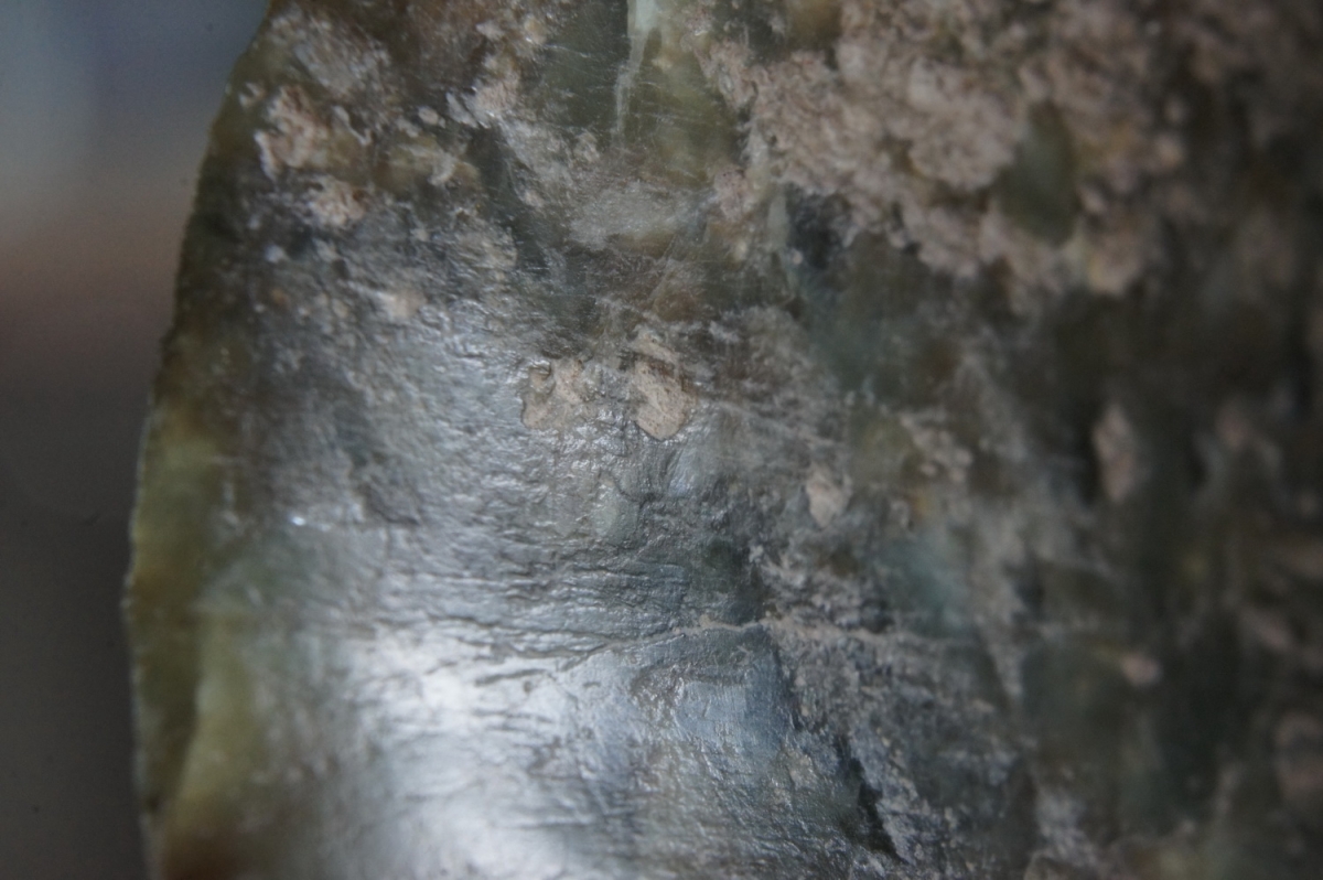 对比： 最早的C字龙形玉器 中华第一龙 5000年前 红山文化 高古玉     对比：我馆藏 红山时期 马蹄箍 细节