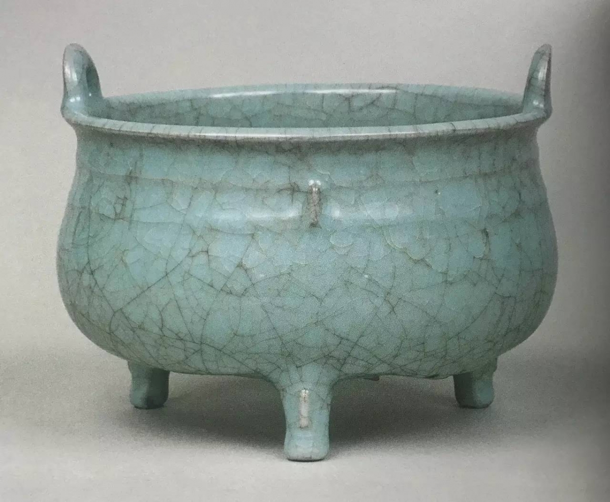 宋代  官窑 鼎式炉