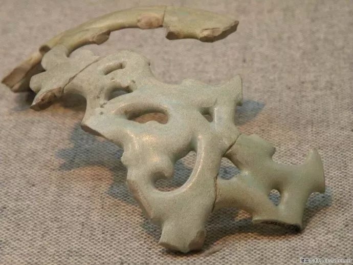 河南 宝丰 清凉寺 汝窑 窑址 遗址 出土 北宋 汝窑 镂空 香薰炉