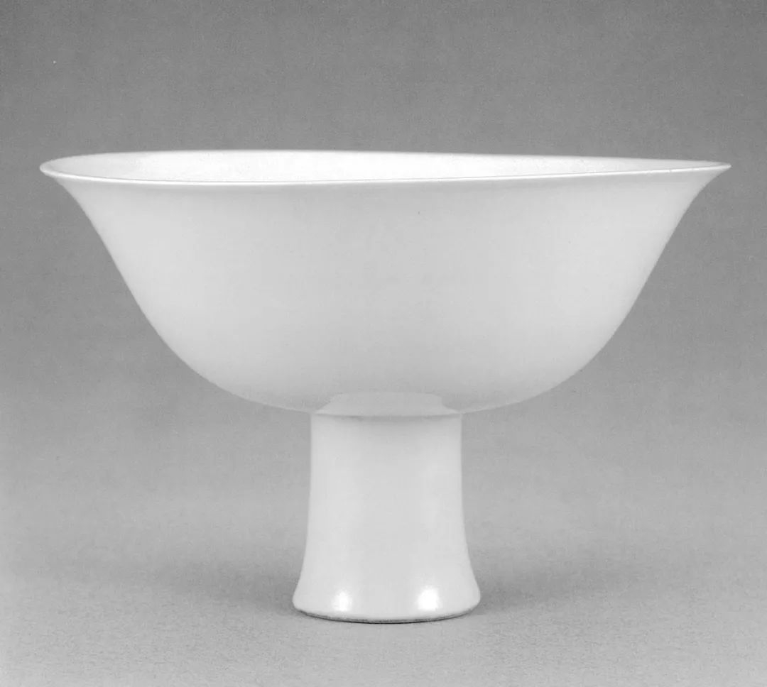 宣德甜白暗刻双龙纹高足碗|台北故宫博物院藏