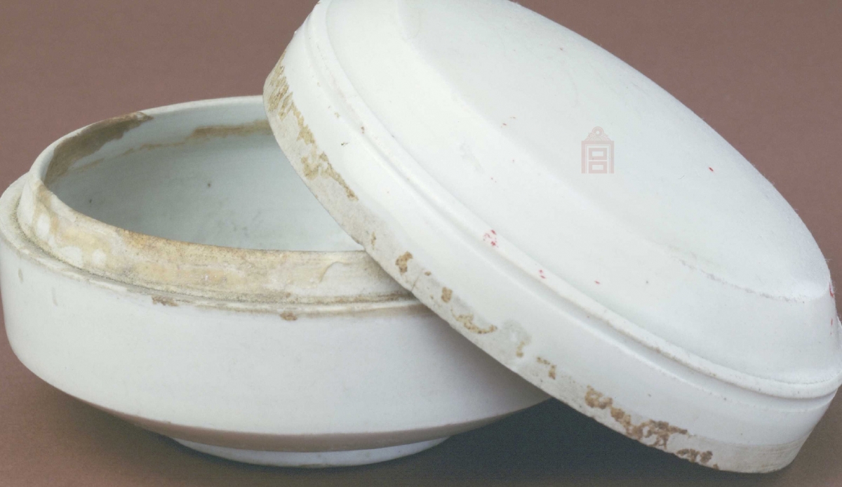 01 唐代 定窑白釉盒_1.jpg