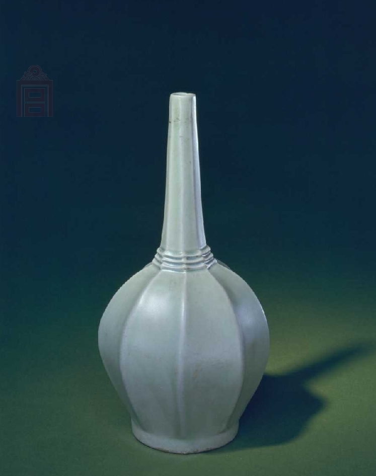 01 唐代 青釉八棱瓶_5.jpg