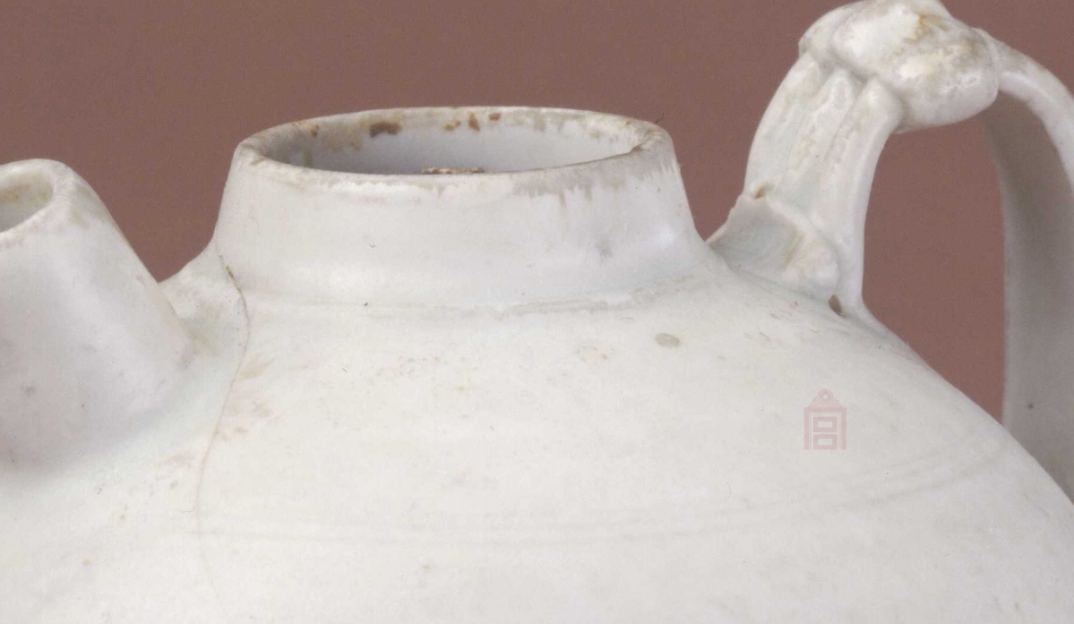 01 唐代 邢窑白釉小壶_2.jpg