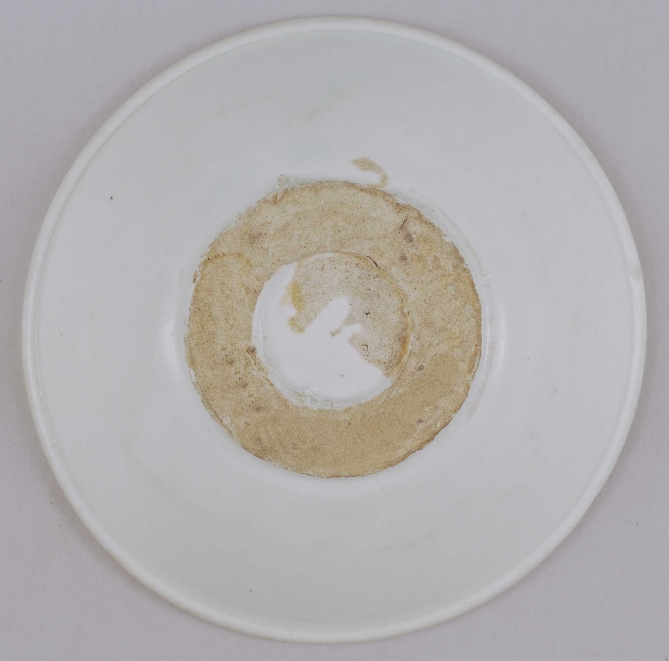 01 唐代 邢窑白釉玉璧形底碗_3.jpg