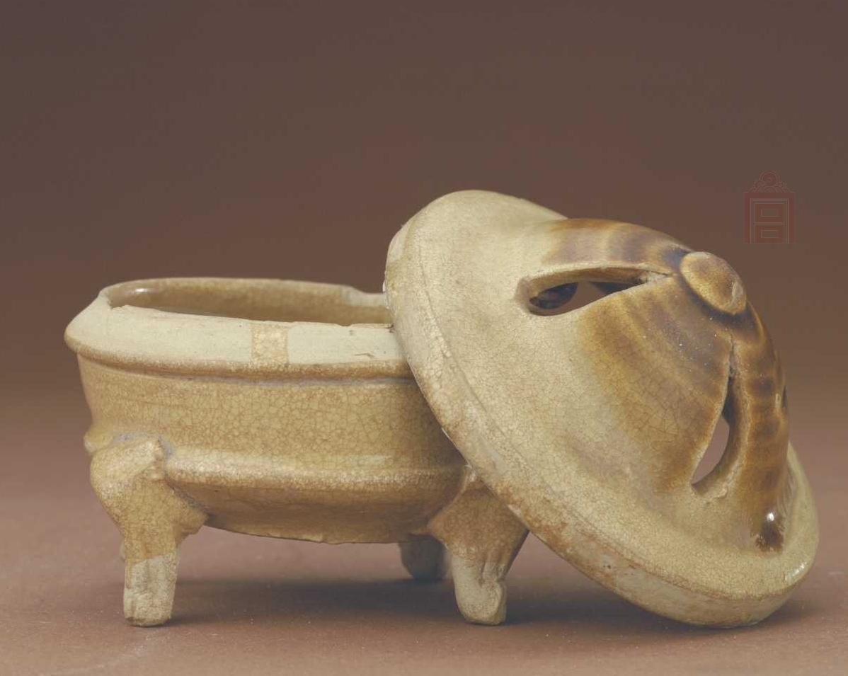 01 唐代 长沙窑青釉四足盖炉_1.jpg