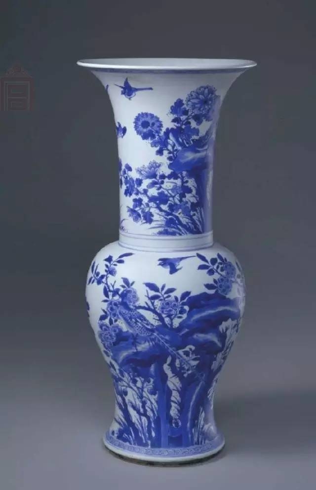 清康熙青花稚鸡牡丹纹凤尾尊|故宫博物院藏