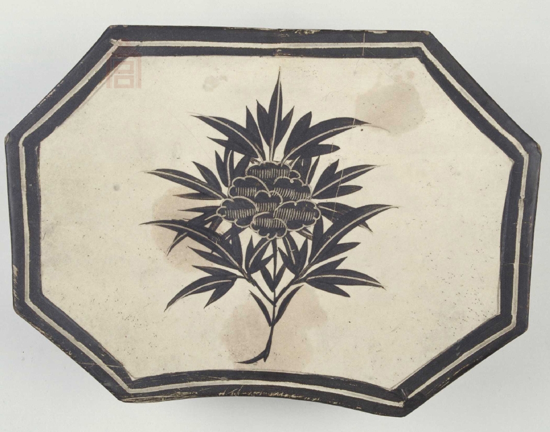 02 宋代 磁州窑白地黑花八方枕003.jpg